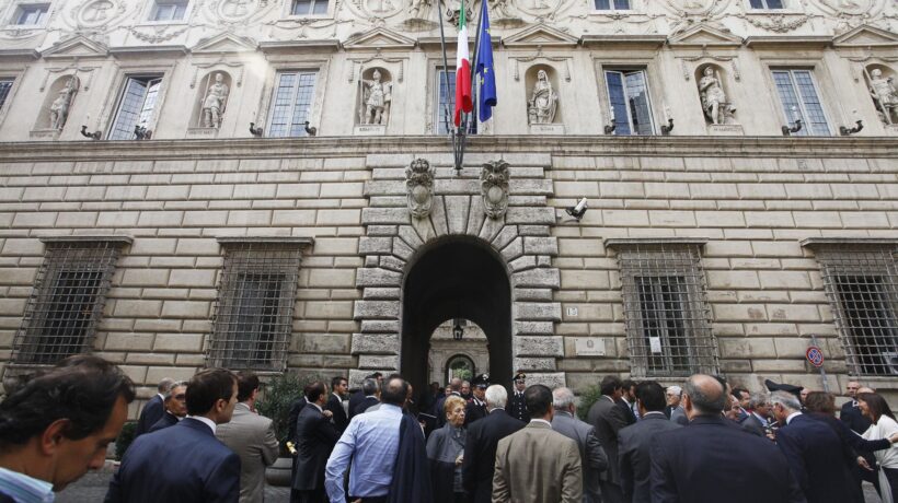 «Corruzione al Consiglio di Stato. Soldi ai giudici e sentenze pilotate»