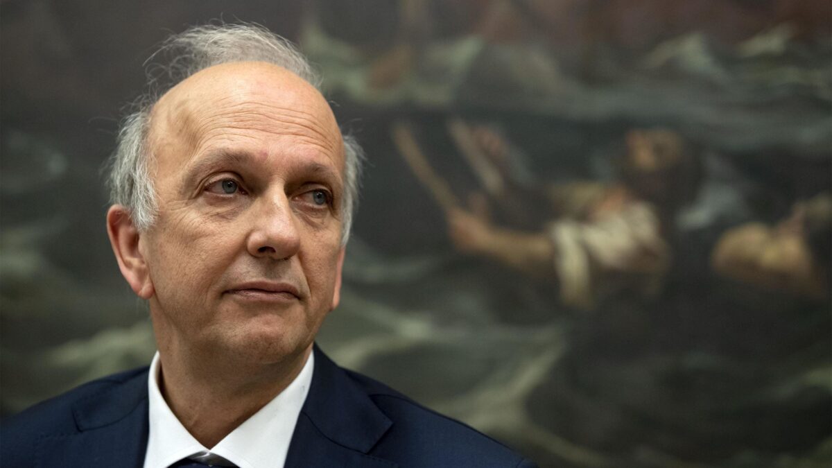 «I cellulari in classe? Mi fido dei ragazzi»