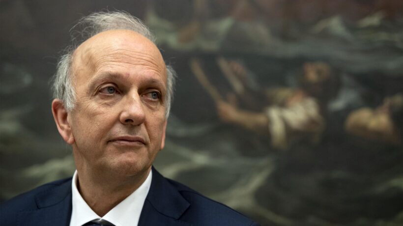 «I cellulari in classe? Mi fido dei ragazzi»