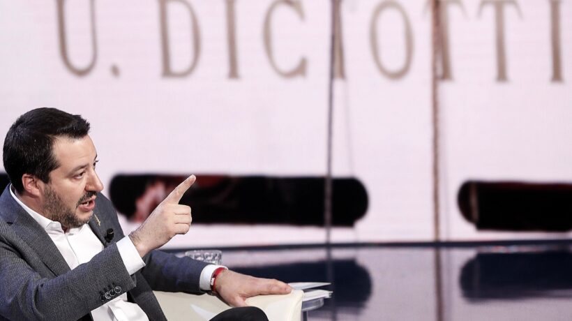 Diciotti, M5s all’esame immigrazione: si vota su Rousseau. E Grillo sfotte