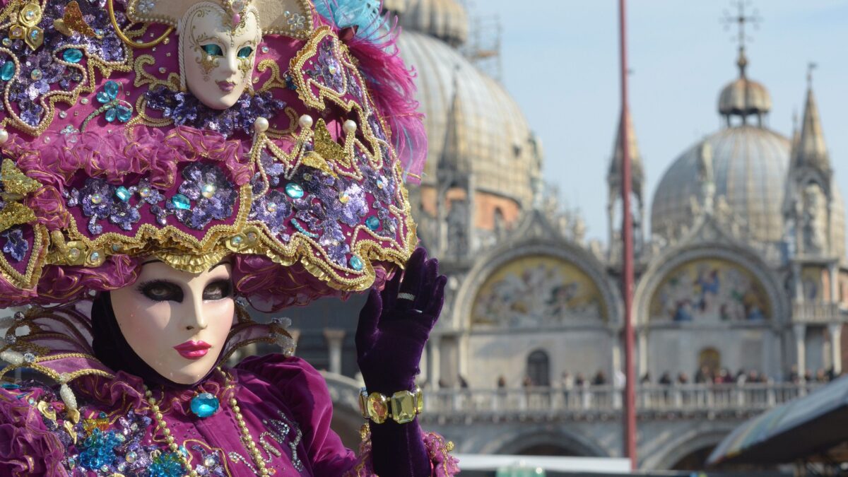 A Carnevale cambi faccia e classe sociale