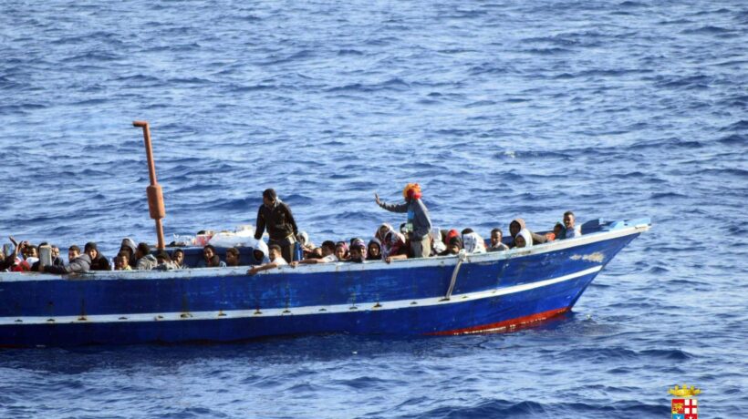 Il prelato la spara grossa:«Le foibe di oggi sono le stragi del mare»