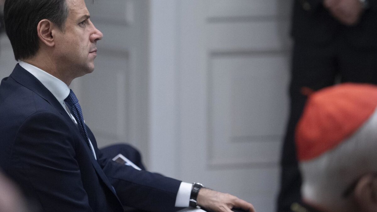 La strada per un Salvini premier passa da un rimpasto a guida Conte