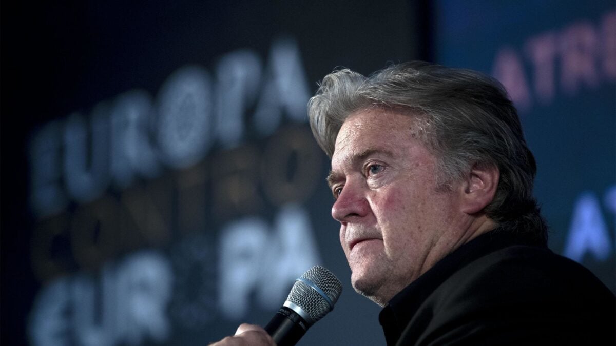 Steve Bannon: «Amici 5 stelle, fate le grandi opere»