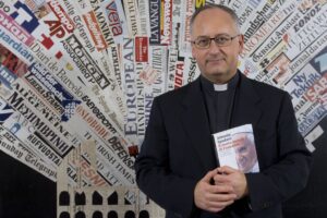 L’ispiratore del Papa sbaglia martiri: celebra l’europeista e scorda i cristiani