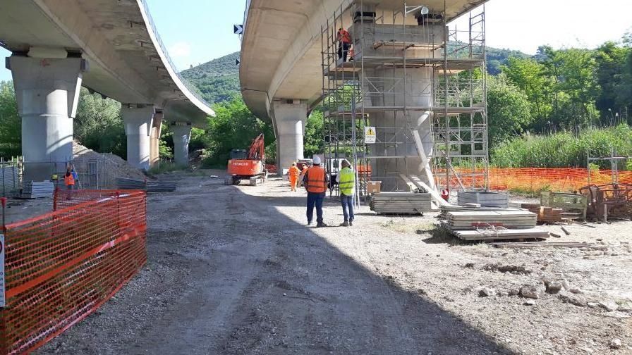 Gallerie in abbandono e sversamenti. In Abruzzo c’è una bomba ambientale