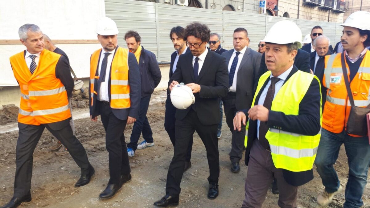 Tra comunicazione e avvocati, le strade dell’Anas restano trafficate di renziani