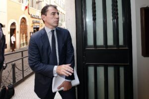 La consulenza nascosta nell’armadio costa all’ex uomo di Tremonti un milione di euro
