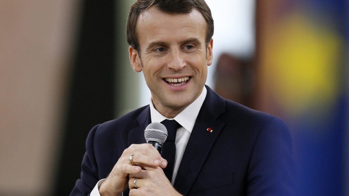 Macron sull’orlo di una crisi di nervi annulla tutti gli impegni ufficiali