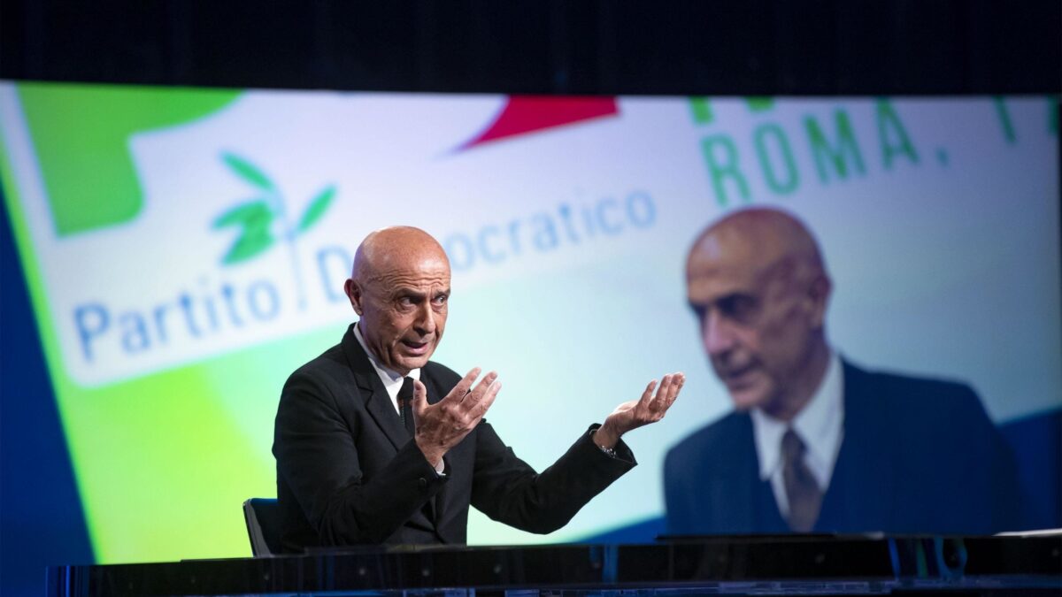 Con l’uscita di scena di Minniti dal Pd, Renzi consuma la vendetta sui servizi