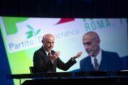 Con l’uscita di scena di Minniti dal Pd, Renzi consuma la vendetta sui servizi