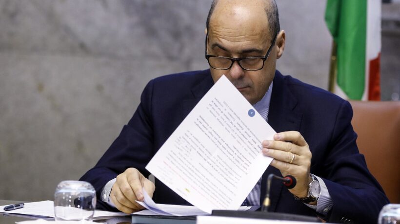 Zingaretti attacca per prendersi il Pd ma l’ex premier schiera due cordate