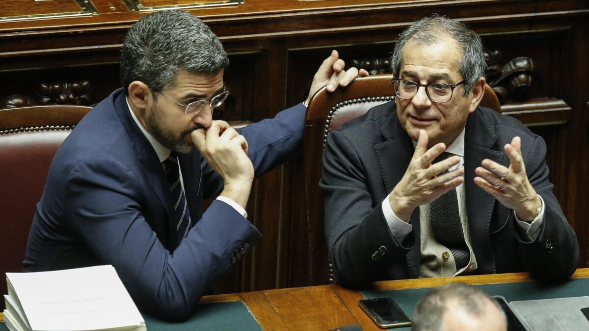Quota 100 rimane. E i soldi per le cure ai clandestini saranno «liberati»