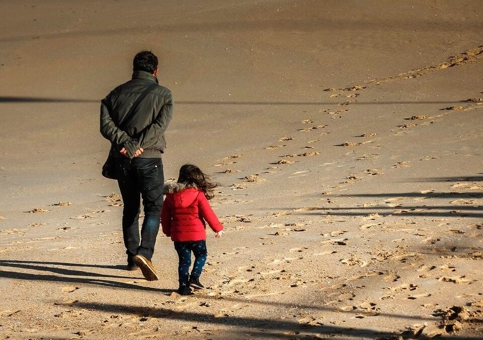 Leila, la bambina mai riconosciuta ha trovato un padre ma non un papà