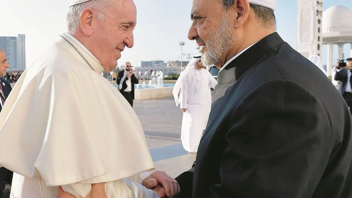 «Dio non chiede mai di uccidere» Il Papa strappa il sì di mezzo islam