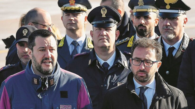Salvini si difende sul caso Diciotti. E intanto arriva un’altra inchiesta