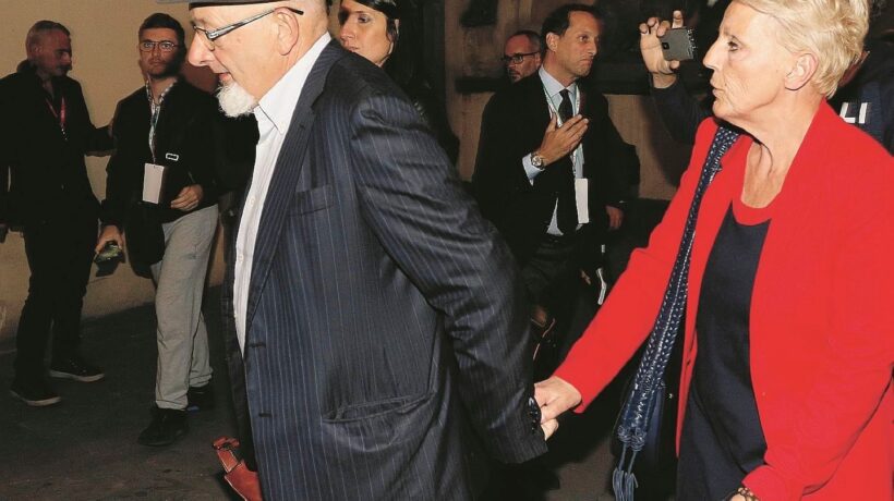 Sono a un passo dall’ennesimo crac. Perciò li hanno messi ai domiciliari