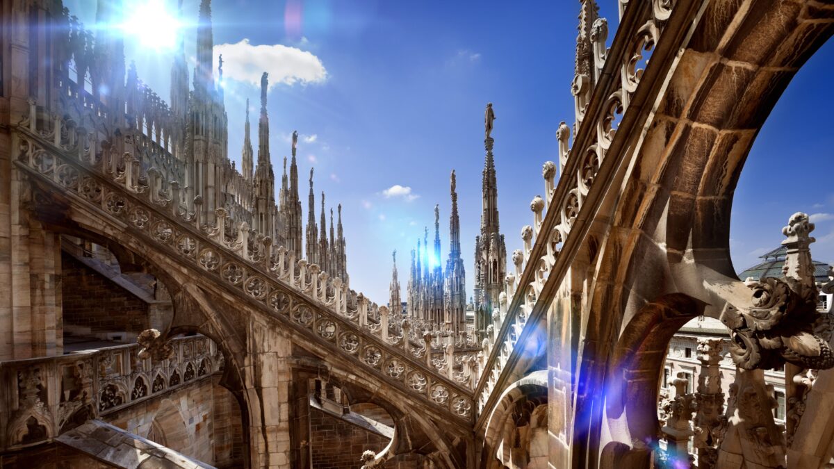 La Milano da bere non c’è più. Meglio ci sono i grattacieli