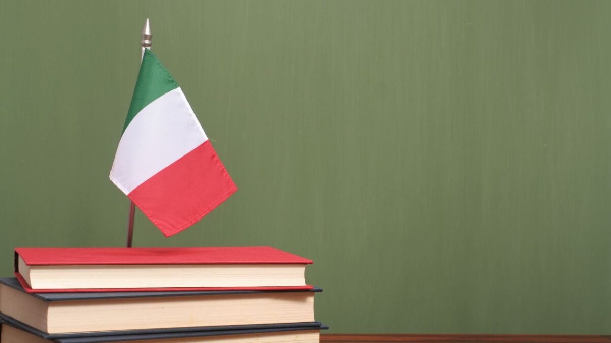 «Lezioni di patria» in classe per evitare di crescere una generazione di sradicati
