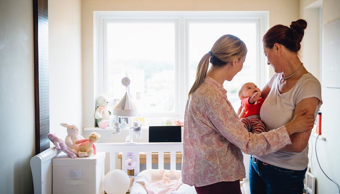 Cambia sesso e diventa la seconda madre