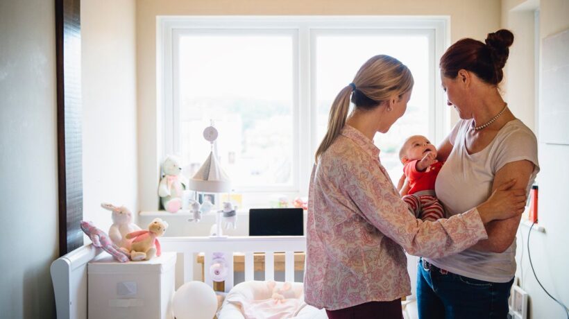 Cambia sesso e diventa la seconda madre