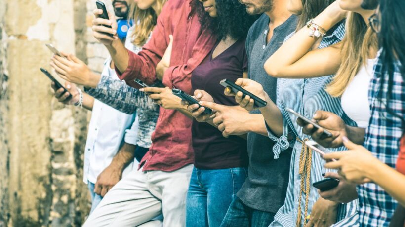 Allarme in Europa: i giovani sono sempre più stupidi