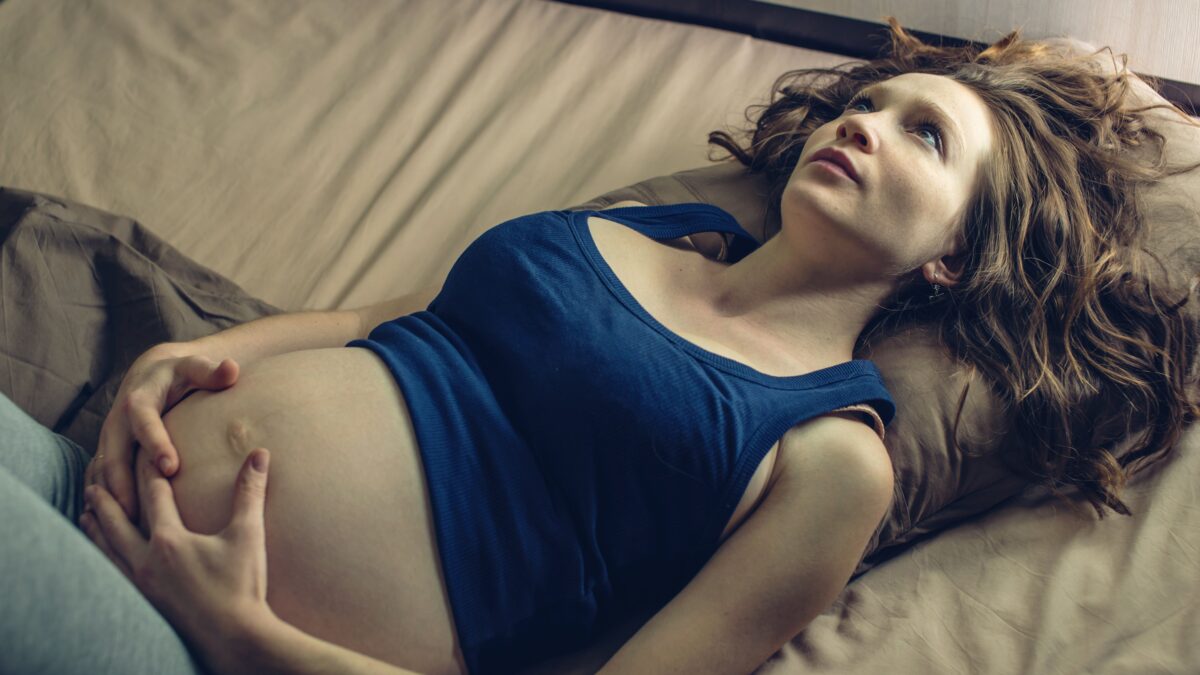 La legge per farla finita con l’utero in affitto