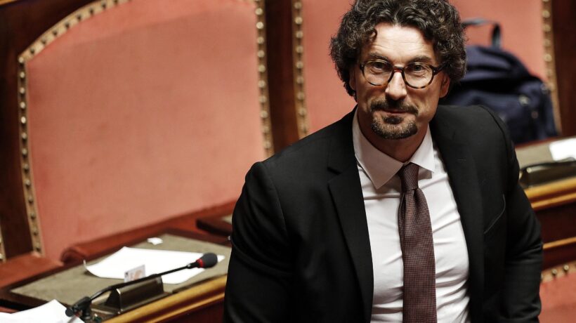 L’uomo di Toninelli molla seminando minacce