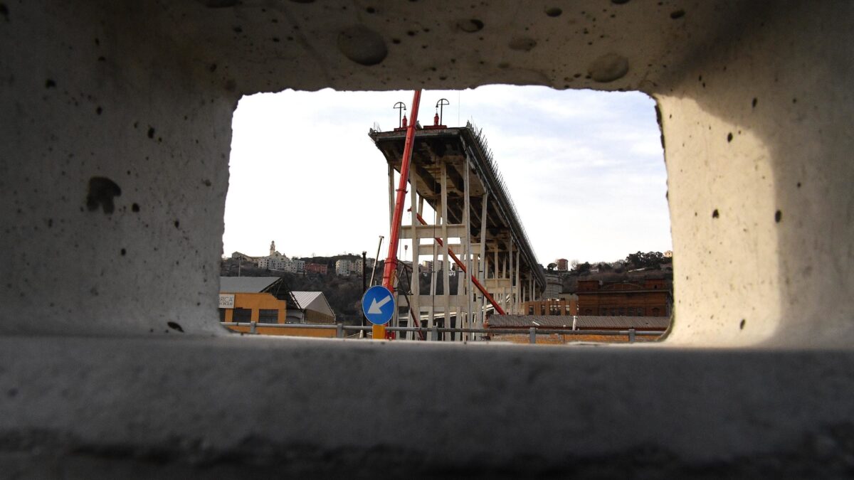 Tiranti indiziati per il crollo: «Sapevano tutti da anni che andavano rinforzati»