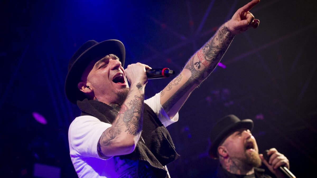 J-Ax fa l’inno hip hop alla provetta. Ma il «diritto al figlio» non esiste