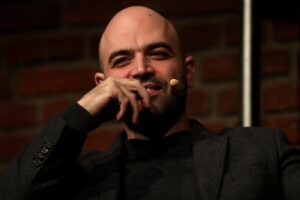 Saviano e la Rai fanno lo spot alla droga in classe
