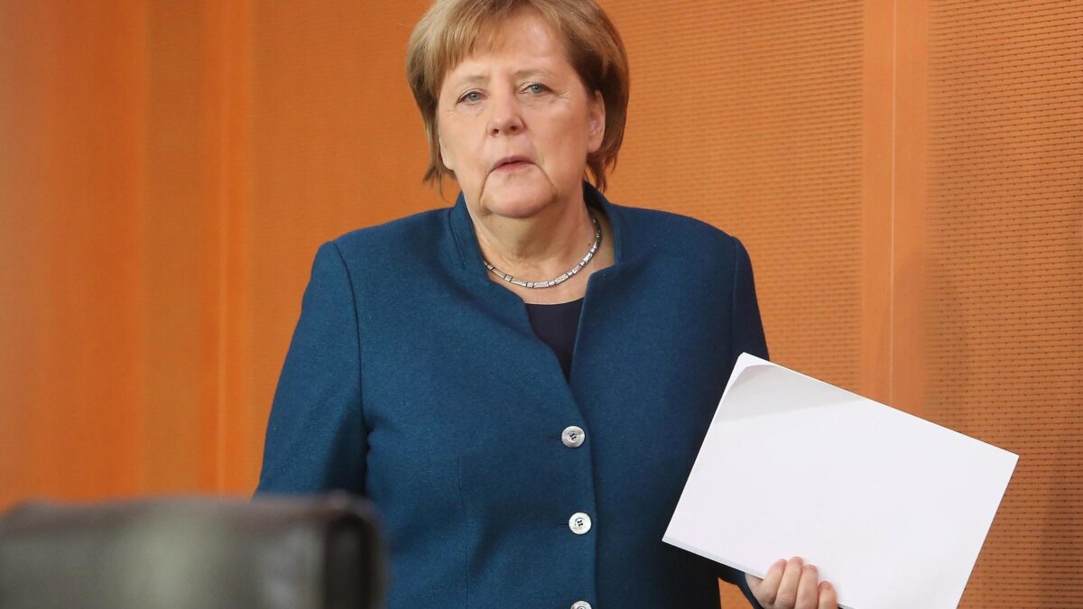 La Merkel all’angolo apre all’Italia