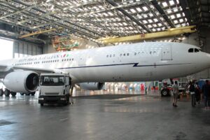 L’esperto del Mit condannato rivela: «Indagine penale sul super aeroplano di Renzi»