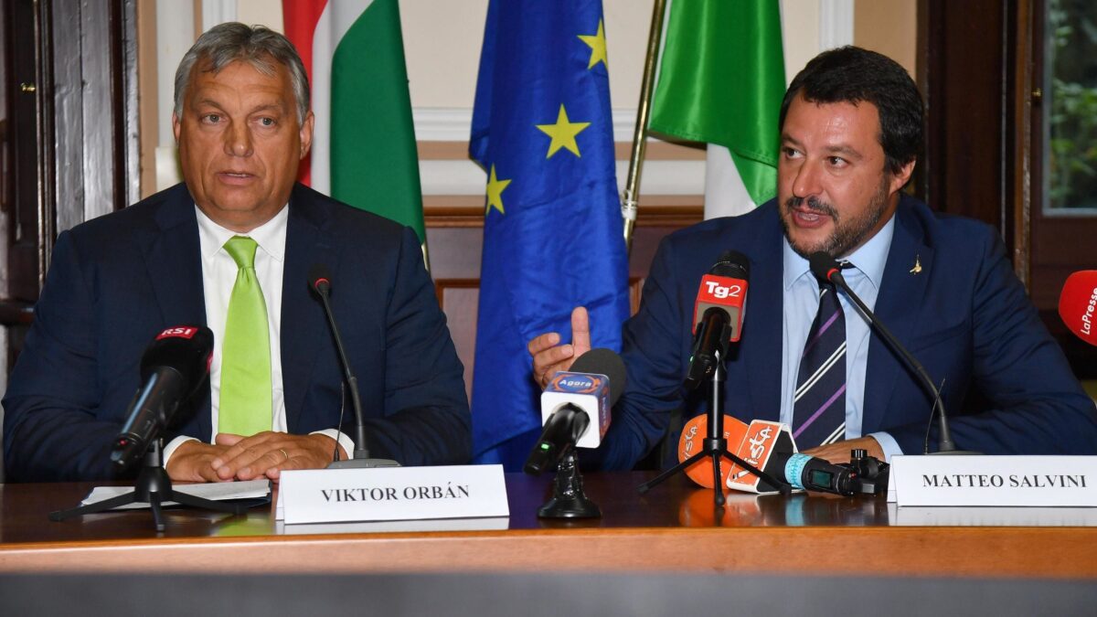 Il vice Juncker sbrocca con Salvini sui migranti. Ma intanto la linea dura paga: Italia terza rotta