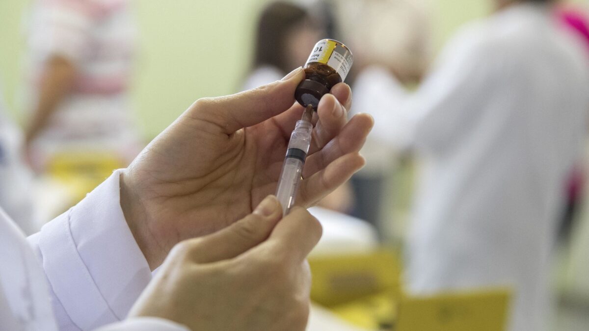 Bimbo non vaccinato isolato all’asilo. Resta solo in classe senza i compagni