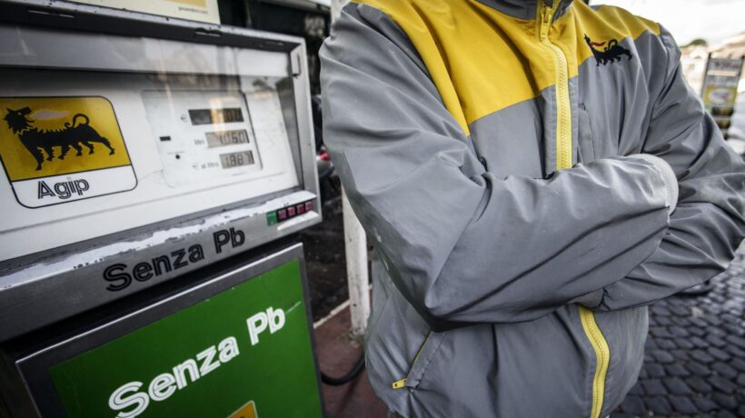 Fattura elettronica obbligatoria. I benzinai vanno in tilt e scioperano