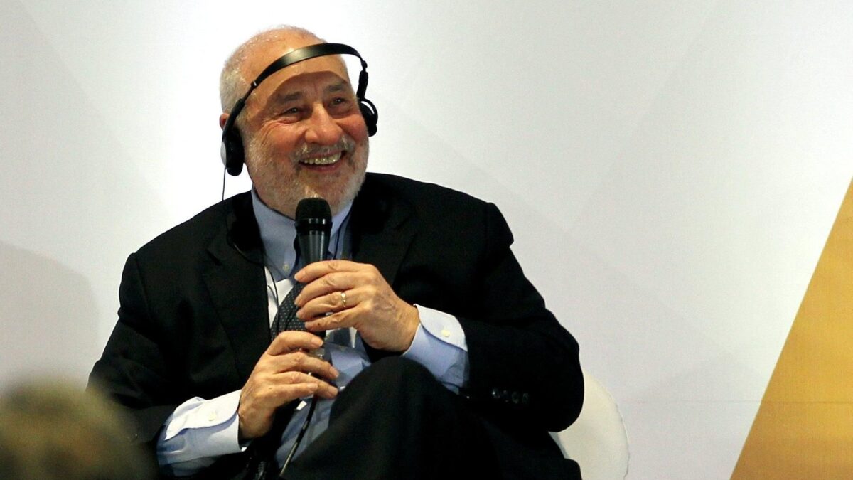 Il Nobel Stiglitz sull’euro parla come Savona