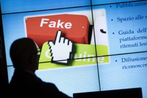 L’establishment vuole avere  il monopolio delle fake news