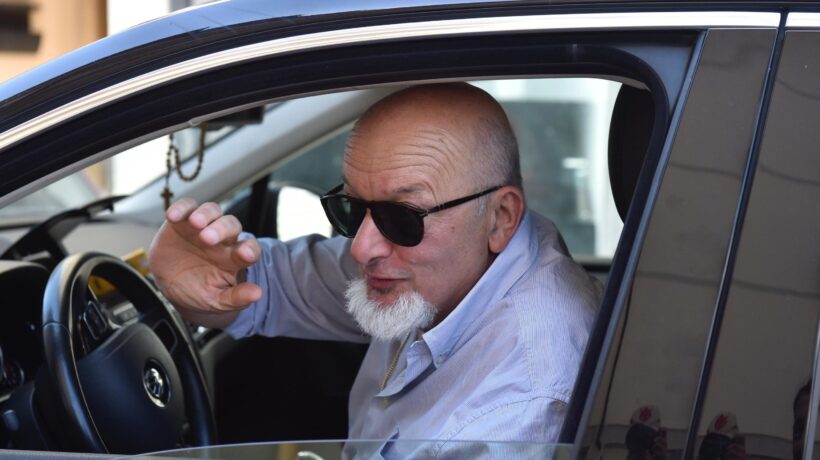 «Auto, visite e lavori per i parenti. I signori Renzi scroccavano di tutto»