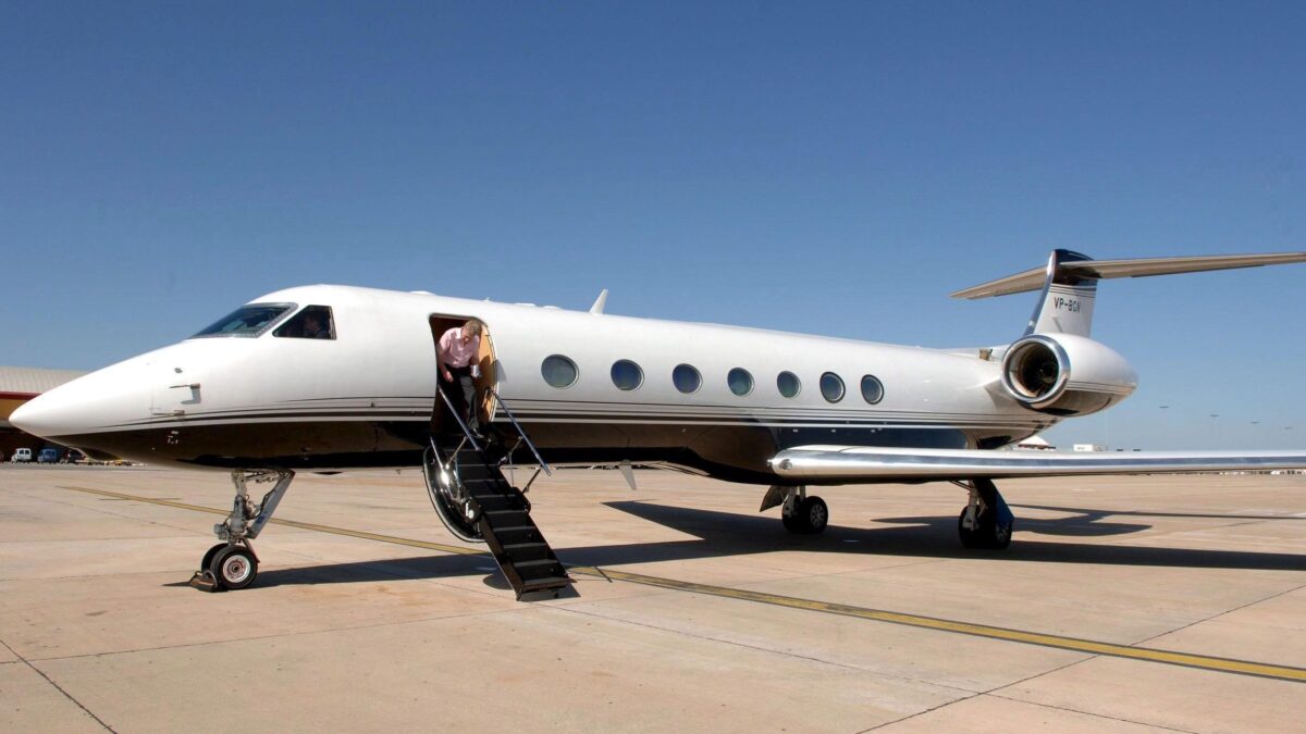 Negli Usa con jet privato di lusso.Chi paga 150.000 euro per Renzi?