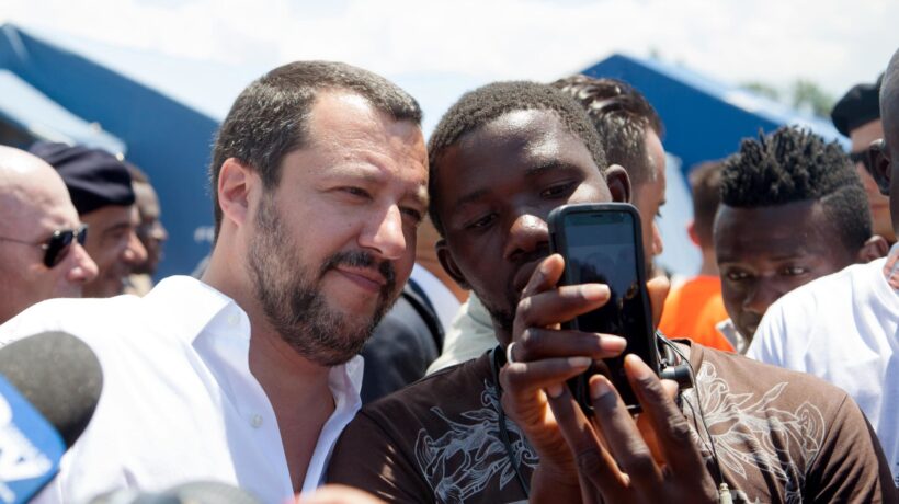 Sui migranti Salvini schiva i paletti del Colle. Ma a Milano arrivano le moschee