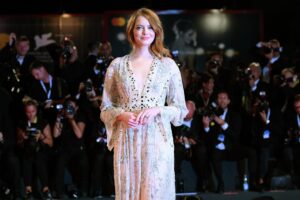 Red carpet osè a Venezia con gli spacchi vertiginosi di Rodriguez e Isoardi