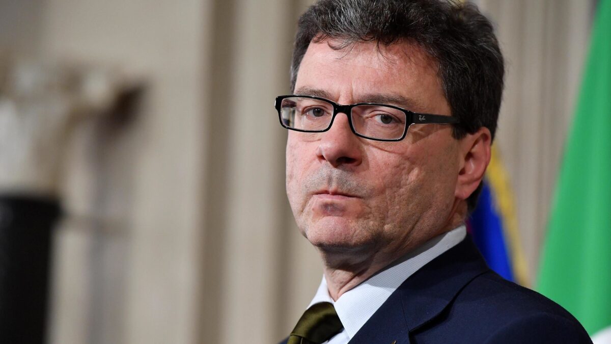 Giorgetti: «La Lega è finita». Ma c’è il piano B