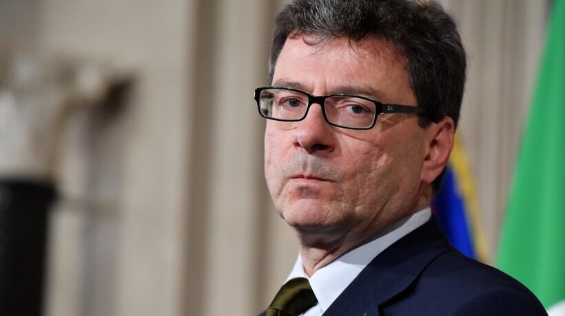 Giorgetti: «La Lega è finita». Ma c’è il piano B