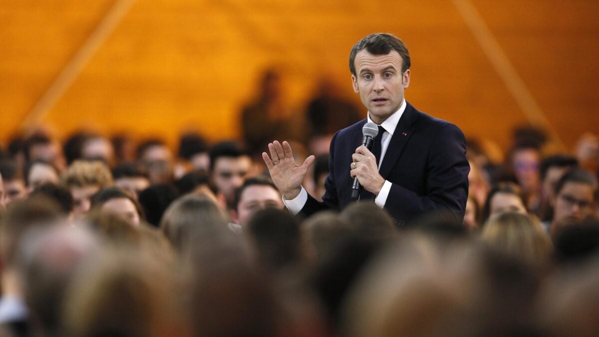 Macron prova a intimidire chi dà le notizie