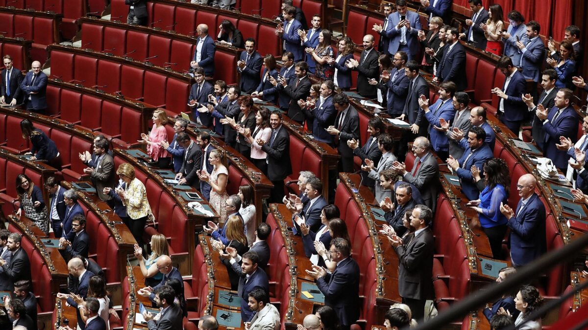 Fiducia, sì della Camera. Conte rassicura su tasse e reddito di cittadinanza
