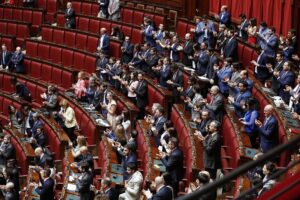 Fiducia, sì della Camera. Conte rassicura su tasse e reddito di cittadinanza