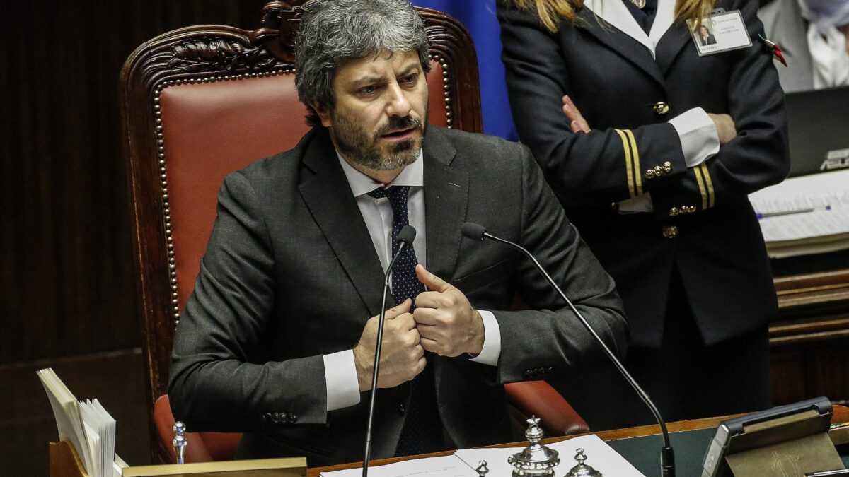 Gli intrallazzi di Fico per spaccare il M5s