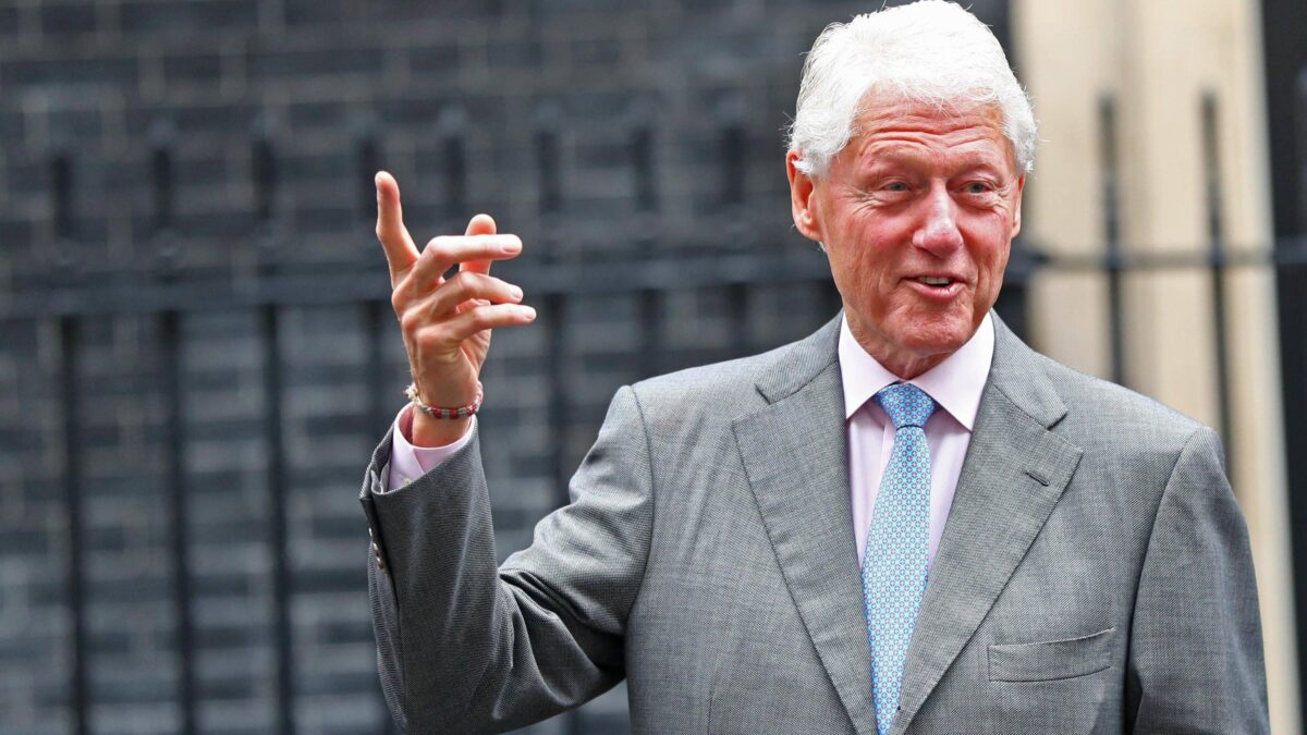 Le femministe rabbiose del Me too hanno un nuovo paladino: Bill Clinton