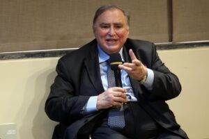 «Le privatizzazioni un disastro. Ora meglio vietare i profitti»
